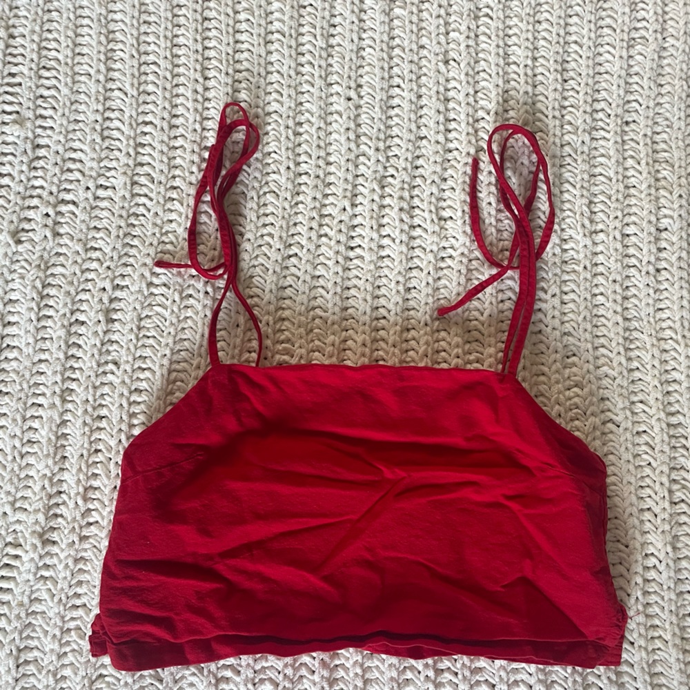 red tie top tank top